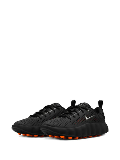 NIKE MIND 002 - BLACK HYPER CRIMSON