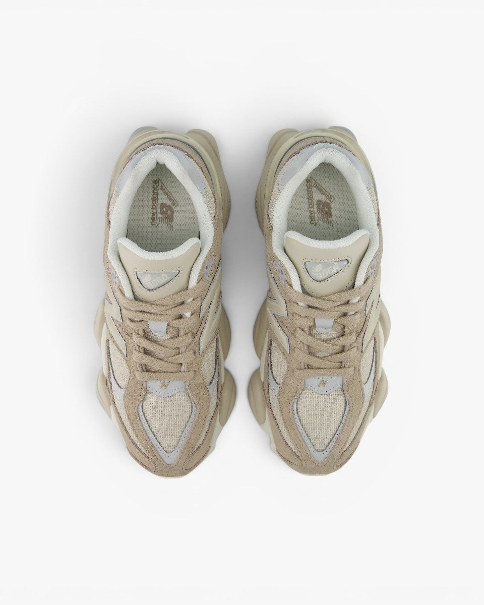 New Balance 9060 Beige Silver